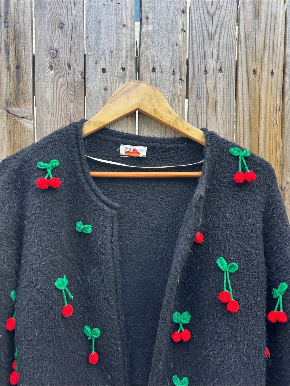 FARM Rio crochet cherry Cardigan - Picture 2 of 8